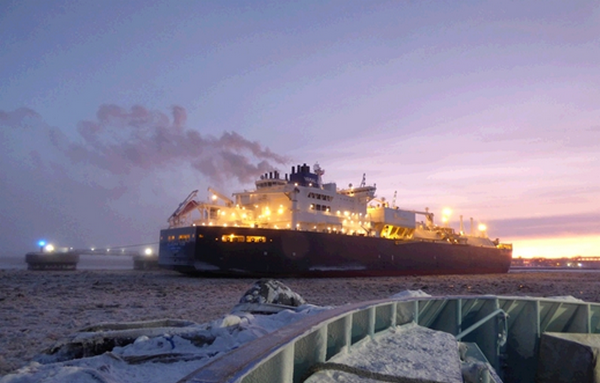 Первые танкеры ледового класса начали доставку ямальского газа по Севморпути
