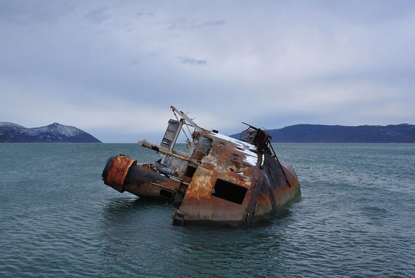 Мишустин утвердил план по очистке акваторий Дальнего Востока от затонувших судов